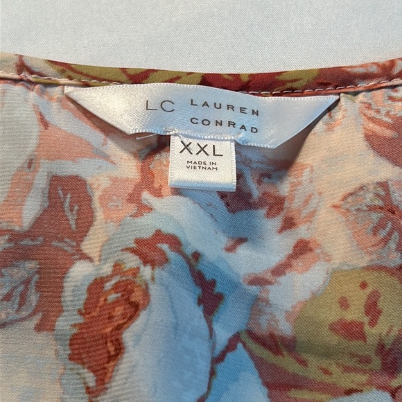 NWOT XXL by Lauren Conrad, sleeveless V-neck blouse with a ruffled V-neck - Picture 6 of 14